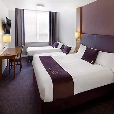 Premier Inn Wolverhampton City Centre Exteriör bild