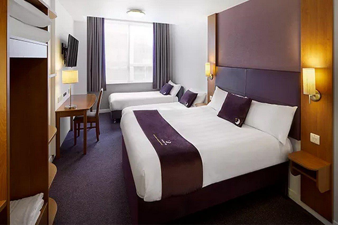Premier Inn Wolverhampton City Centre Exteriör bild