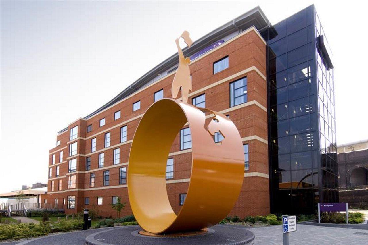 Premier Inn Wolverhampton City Centre Exteriör bild