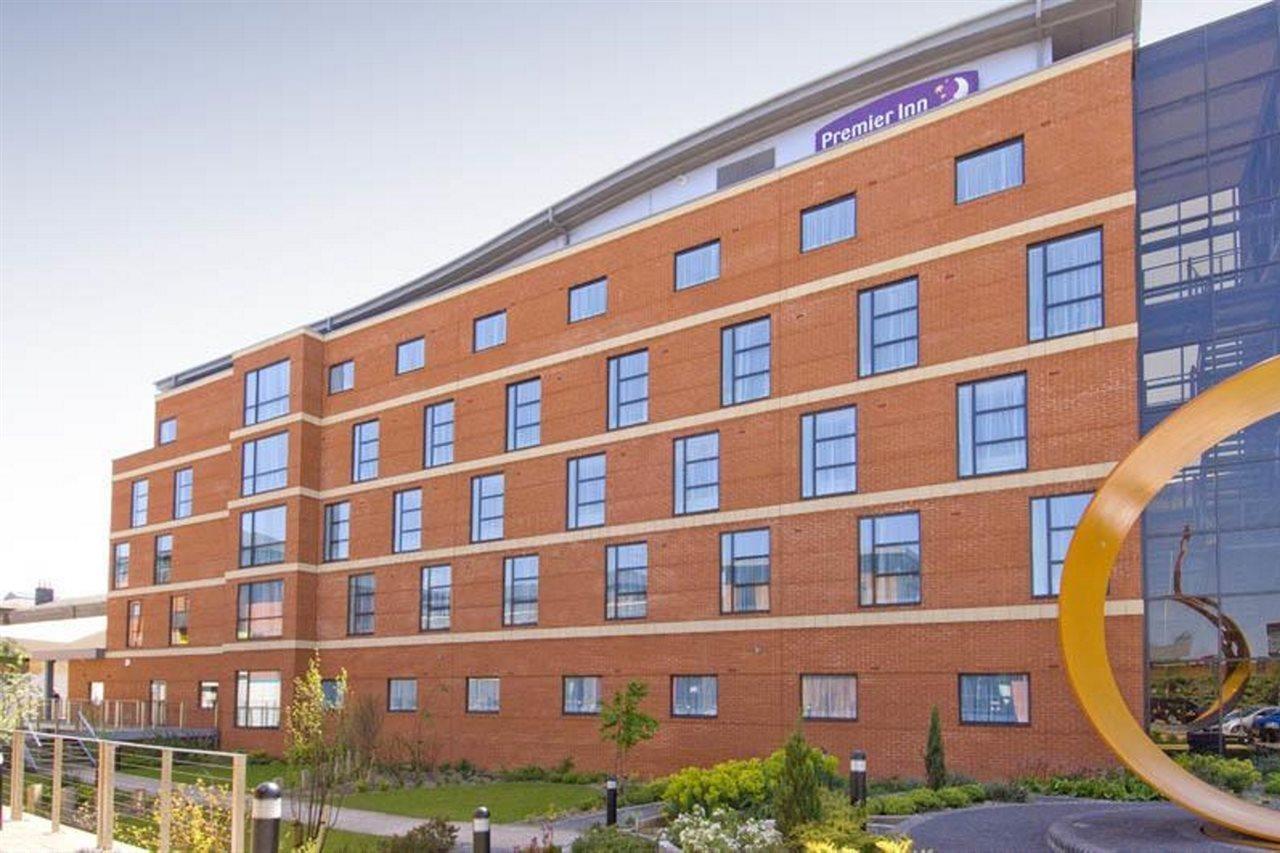Premier Inn Wolverhampton City Centre Exteriör bild