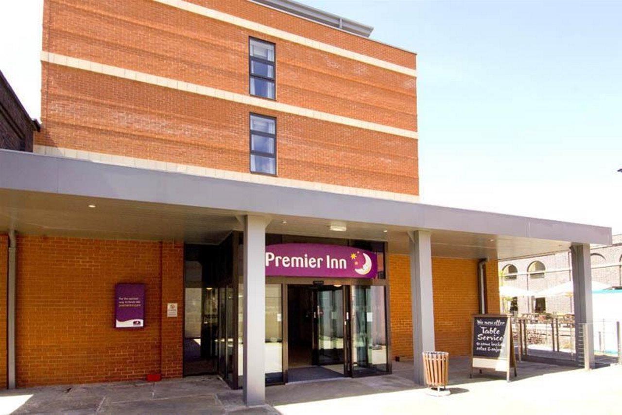 Premier Inn Wolverhampton City Centre Exteriör bild