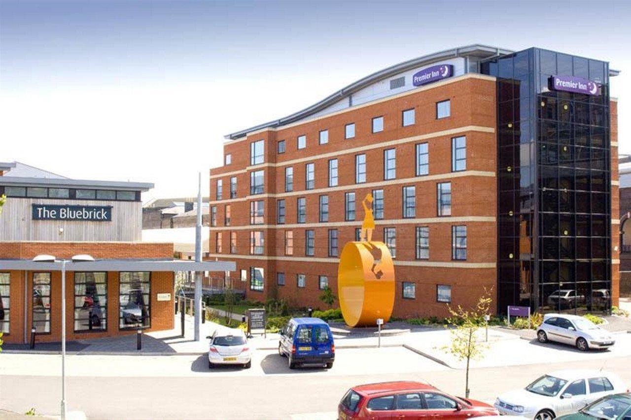 Premier Inn Wolverhampton City Centre Exteriör bild